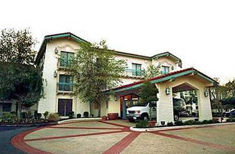Quality Inn & Suites Airport Charlotte Dış mekan fotoğraf